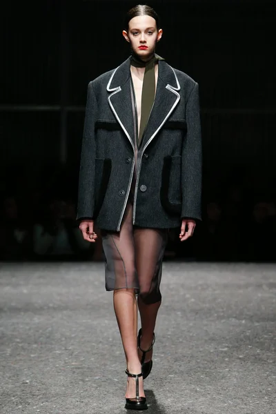 Look 3